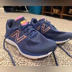 New Balance Women's Navy and Pink Athletic Shoes 9.5